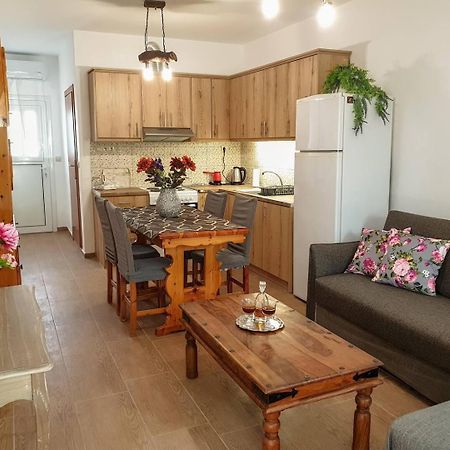 カラマキ Maria'S House, With Gardenヴィラ エクステリア 写真