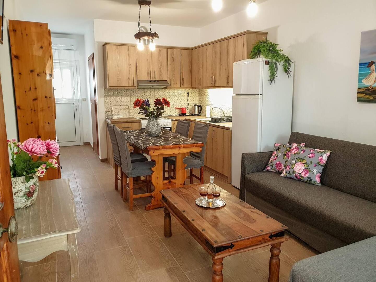 カラマキ Maria'S House, With Gardenヴィラ エクステリア 写真